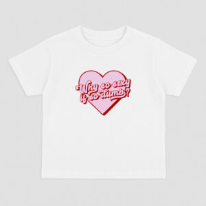 un mechón de pelo baby tee